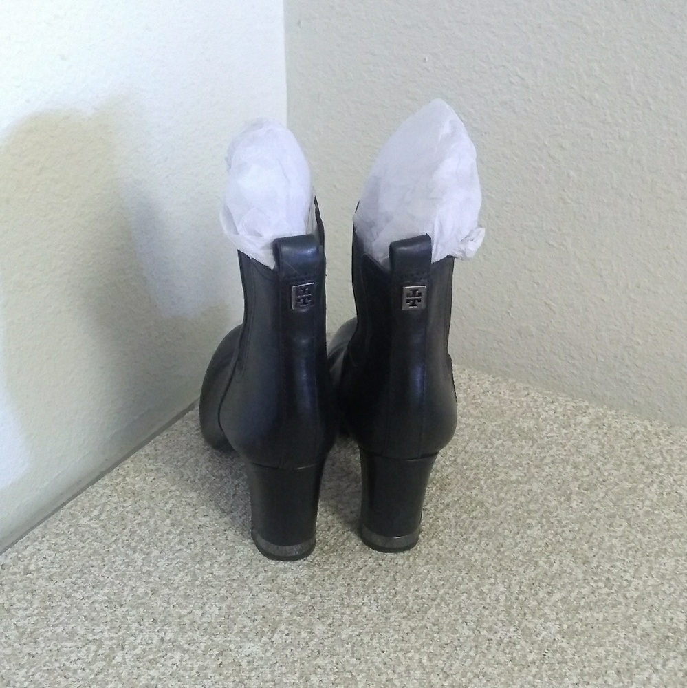 Tory Burch Black Leather Heeled Ankle Boots - Picture 7 of 8